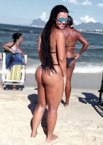 Leggy babe Lydia A from